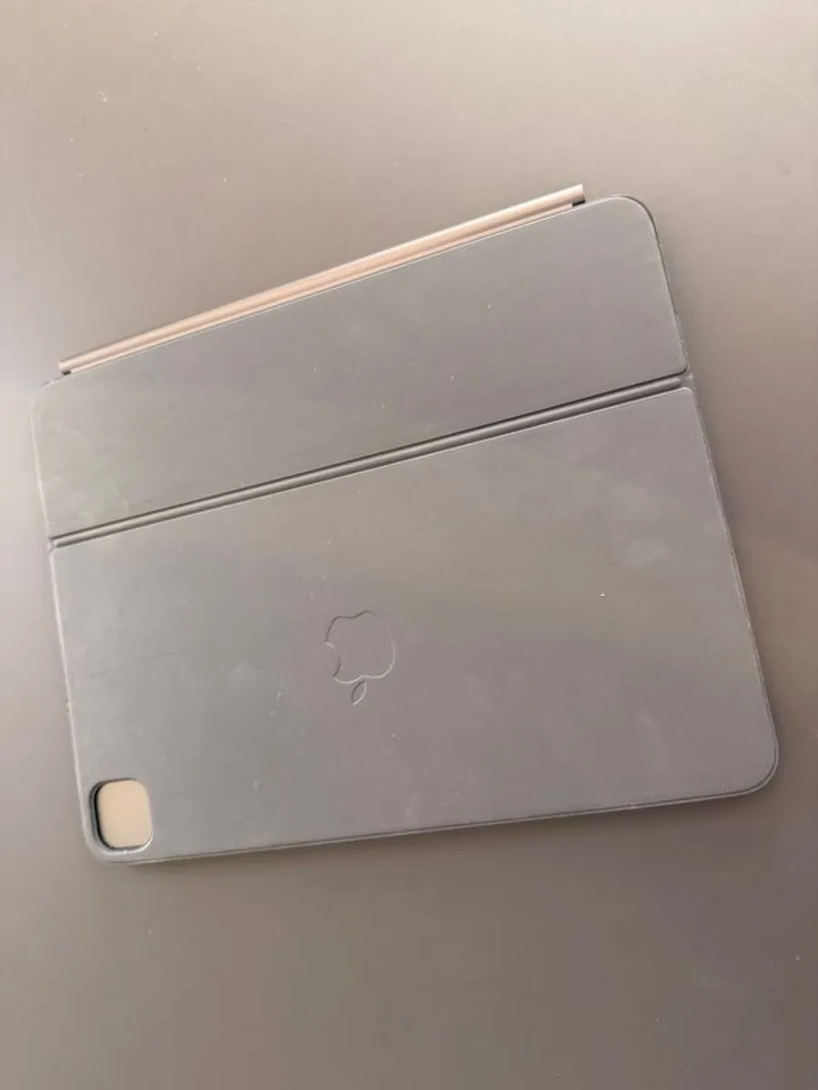 Apple Magic Keyboard for 13 inch iPad Pro - Image 2