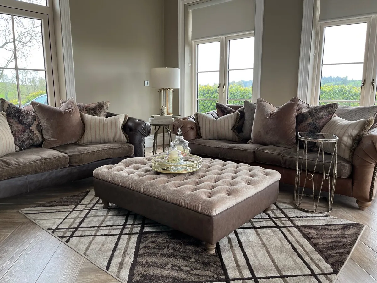 Suite of Furniture/ Couches - Image 3