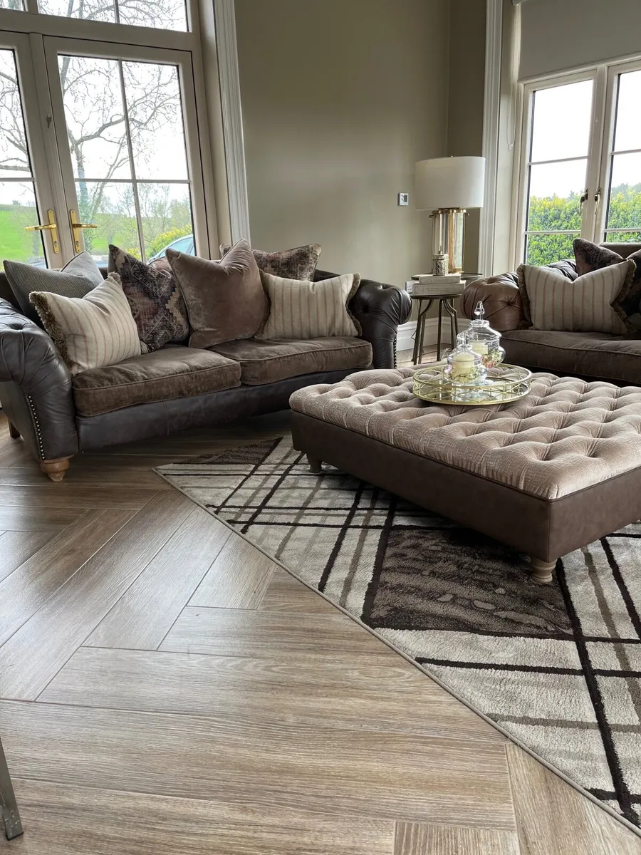 Suite of Furniture/ Couches - Image 4