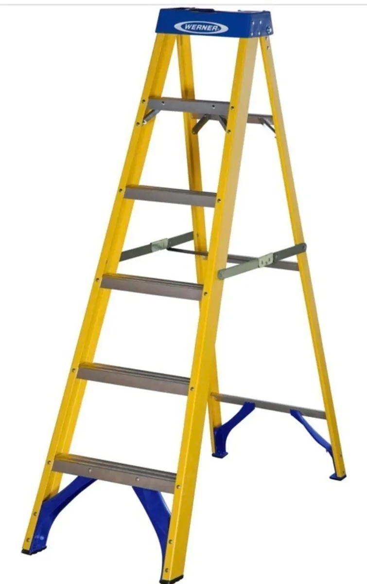 Werner Fibreglass 6 step swingback A-frame ladder - Image 1