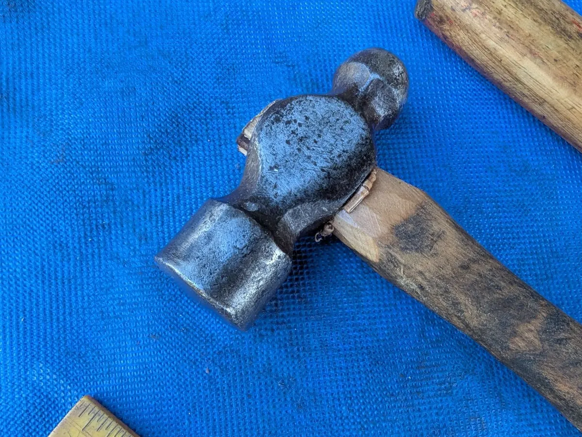 Pair of 1lb Metalwork Hammers - Image 2