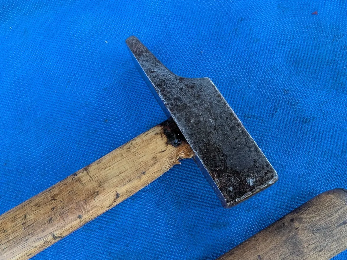 Pair of 1lb Metalwork Hammers - Image 3