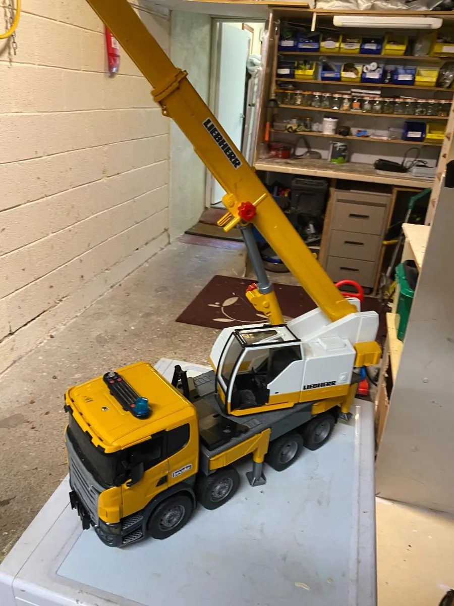 toy monster truck/crane