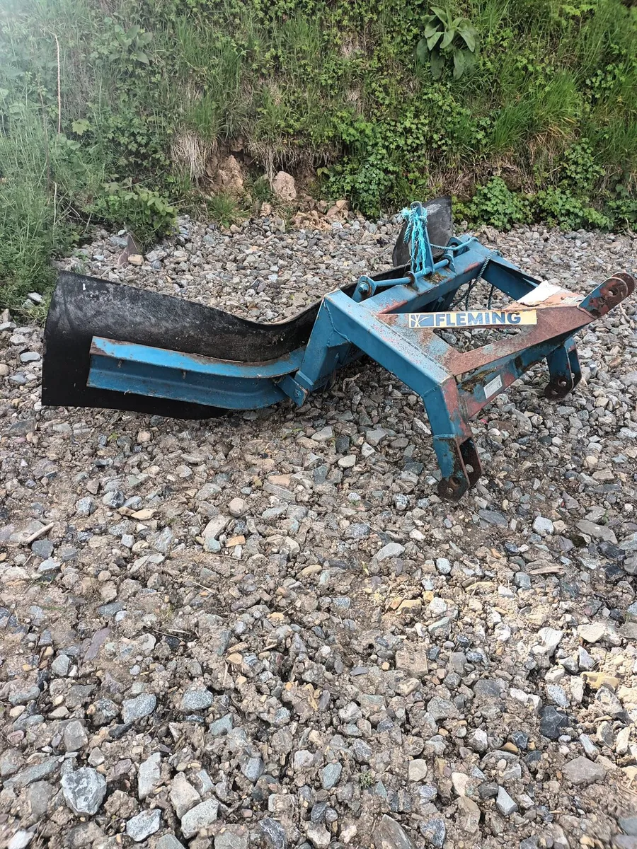 Fleming Yard scraper - Image 1