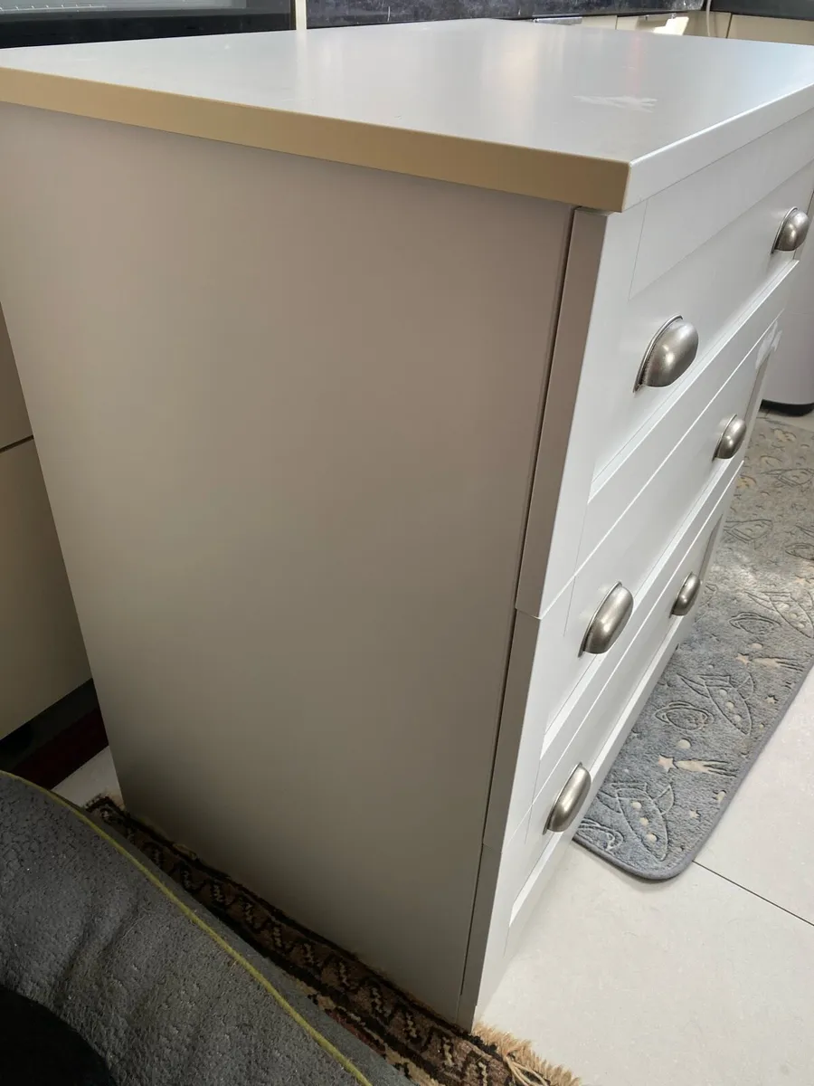 Chest of drawers - Image 2