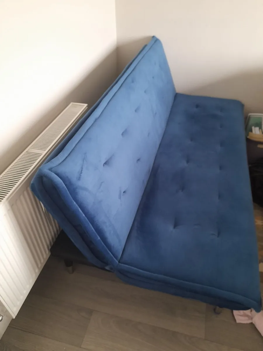 Price drop Beautiful Royal blue  day bed