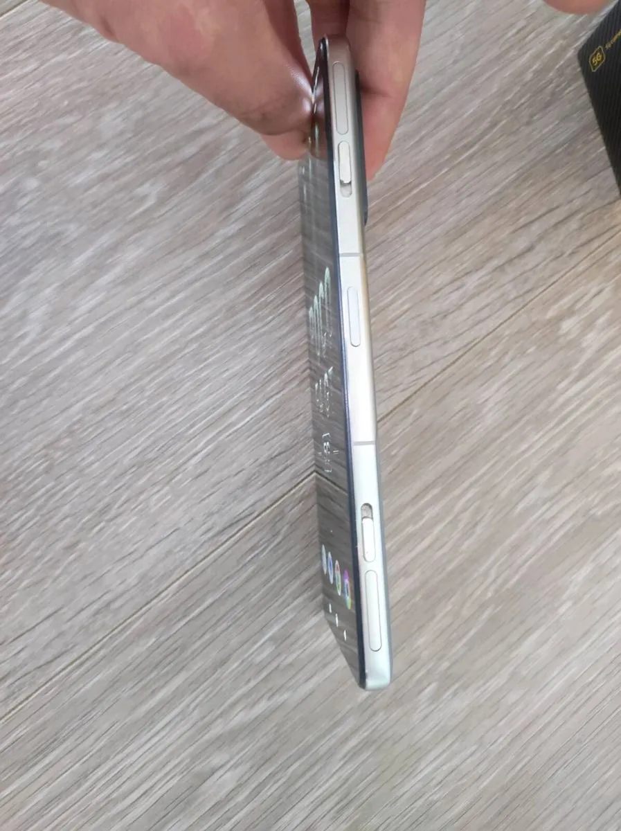 POCO F4 GT 5G SILVER GAMING PHONE

256 GB STORAGE - Image 4