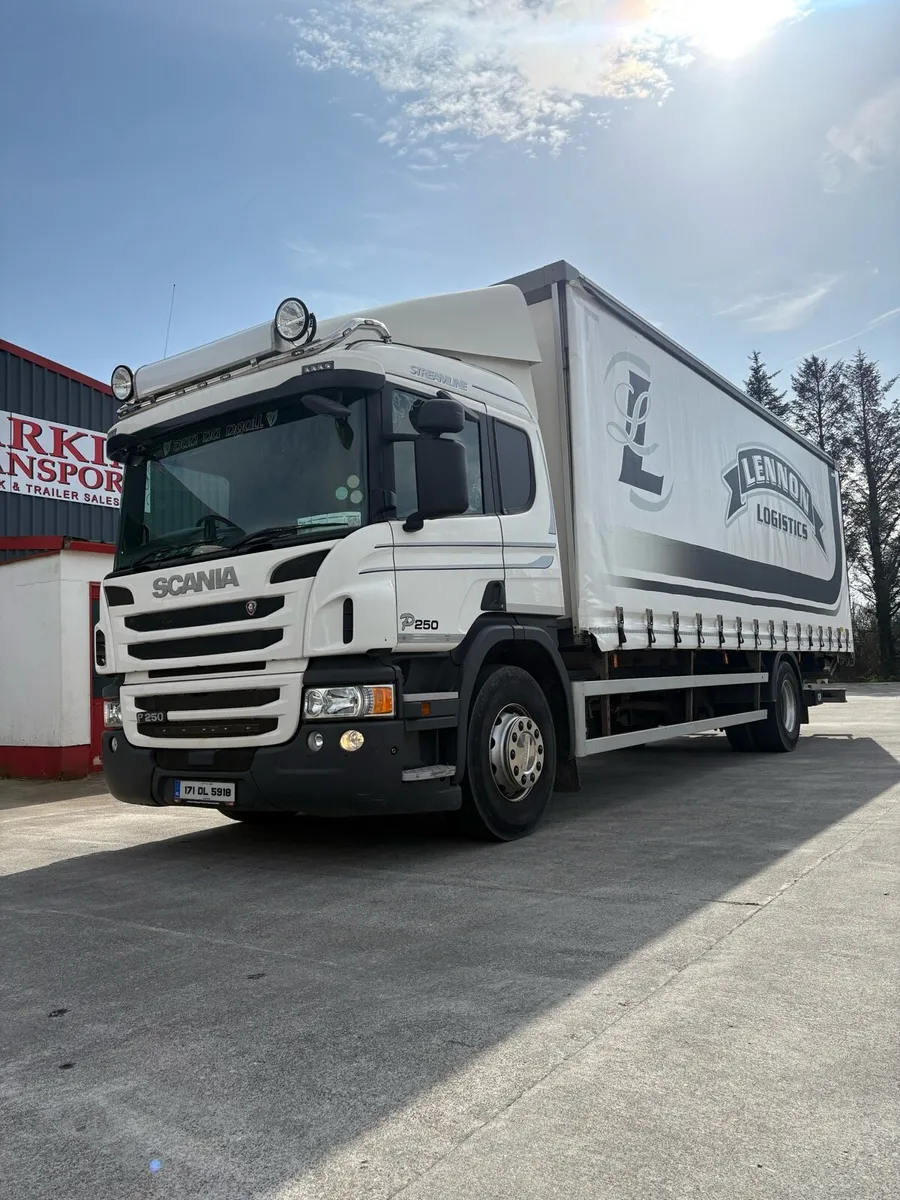 Scania P250 rigid Curtainsider taillift - Image 3