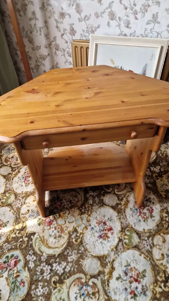 Office desk corner - Image 2