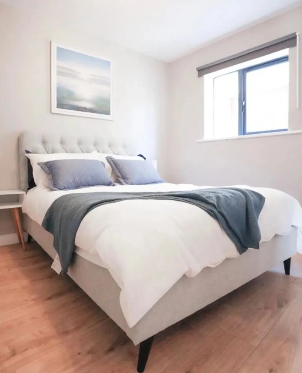 Double bed - Image 2