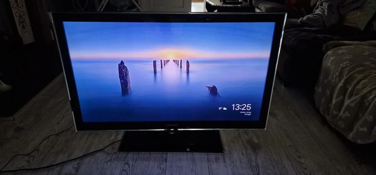 Samsung UE40C5100 5 Series - 40" LED-backlit LCD TV - Full HD - Image 1