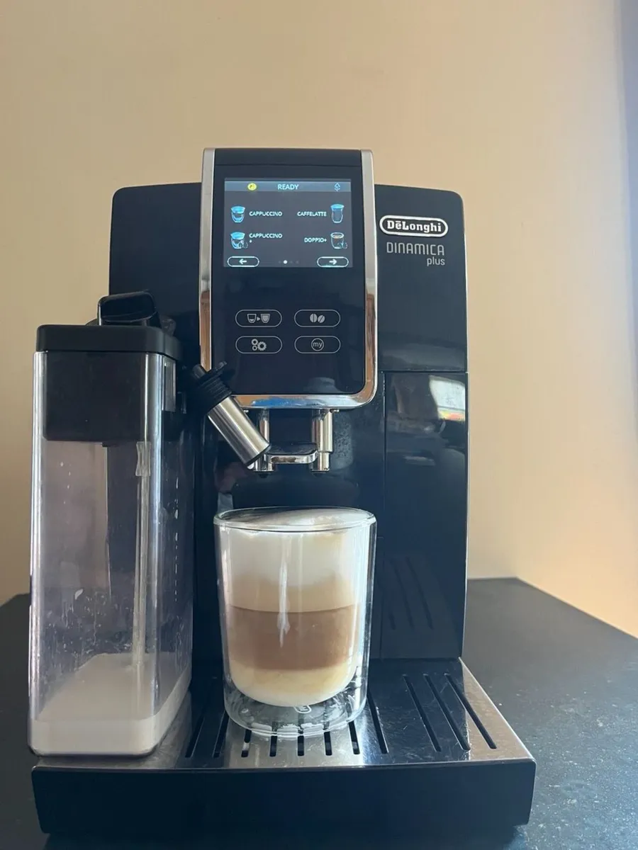 De’Longhi Dinamica Plus Coffee Machine - Image 1