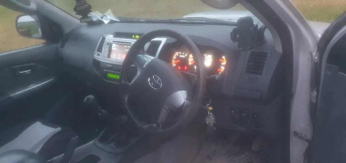 toyota hilux - Image 1