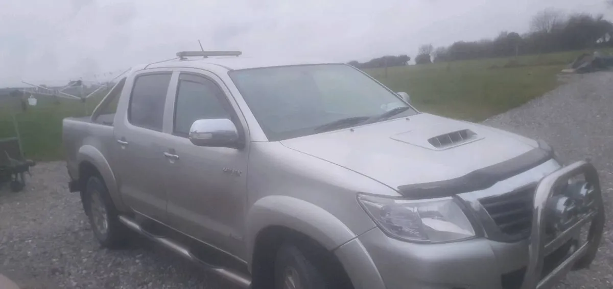 toyota hilux - Image 3