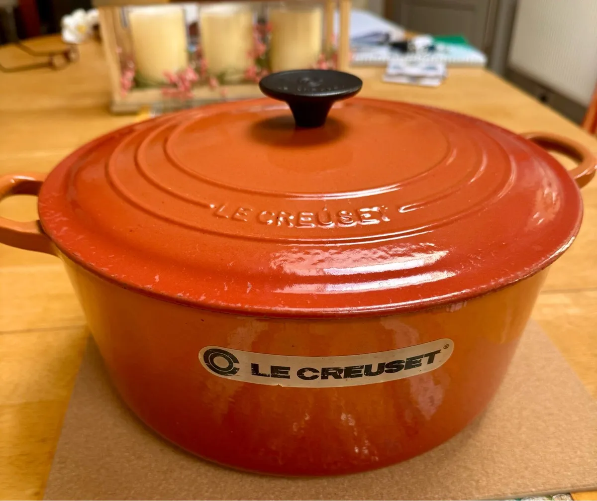 Le Creuset Cast Iron Casserole 28” Dutch Oven - Image 1