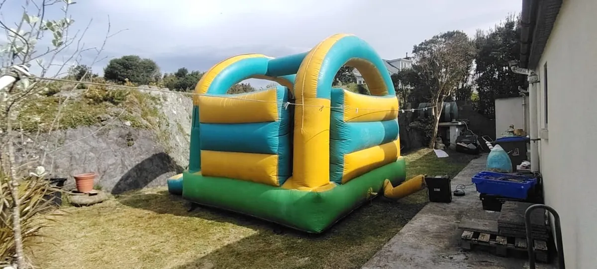 Bouncing castle - Image 4