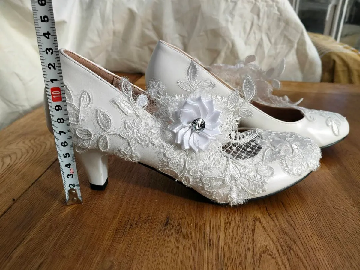 Wedding shoes - Image 2