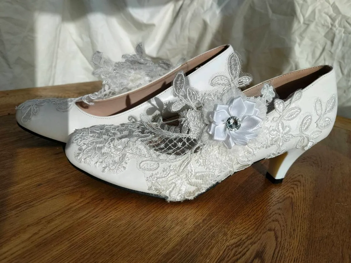 Wedding shoes - Image 3