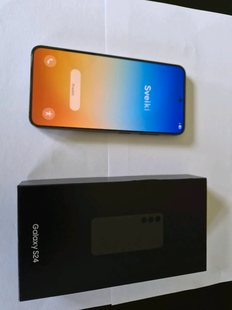 Samsung Galaxy S24 & Galaxy Buds 4 - Image 3