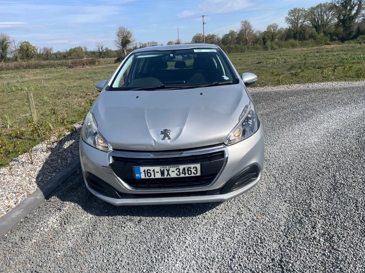 2016 Peugeot 208 1.2 petrol - Image 2