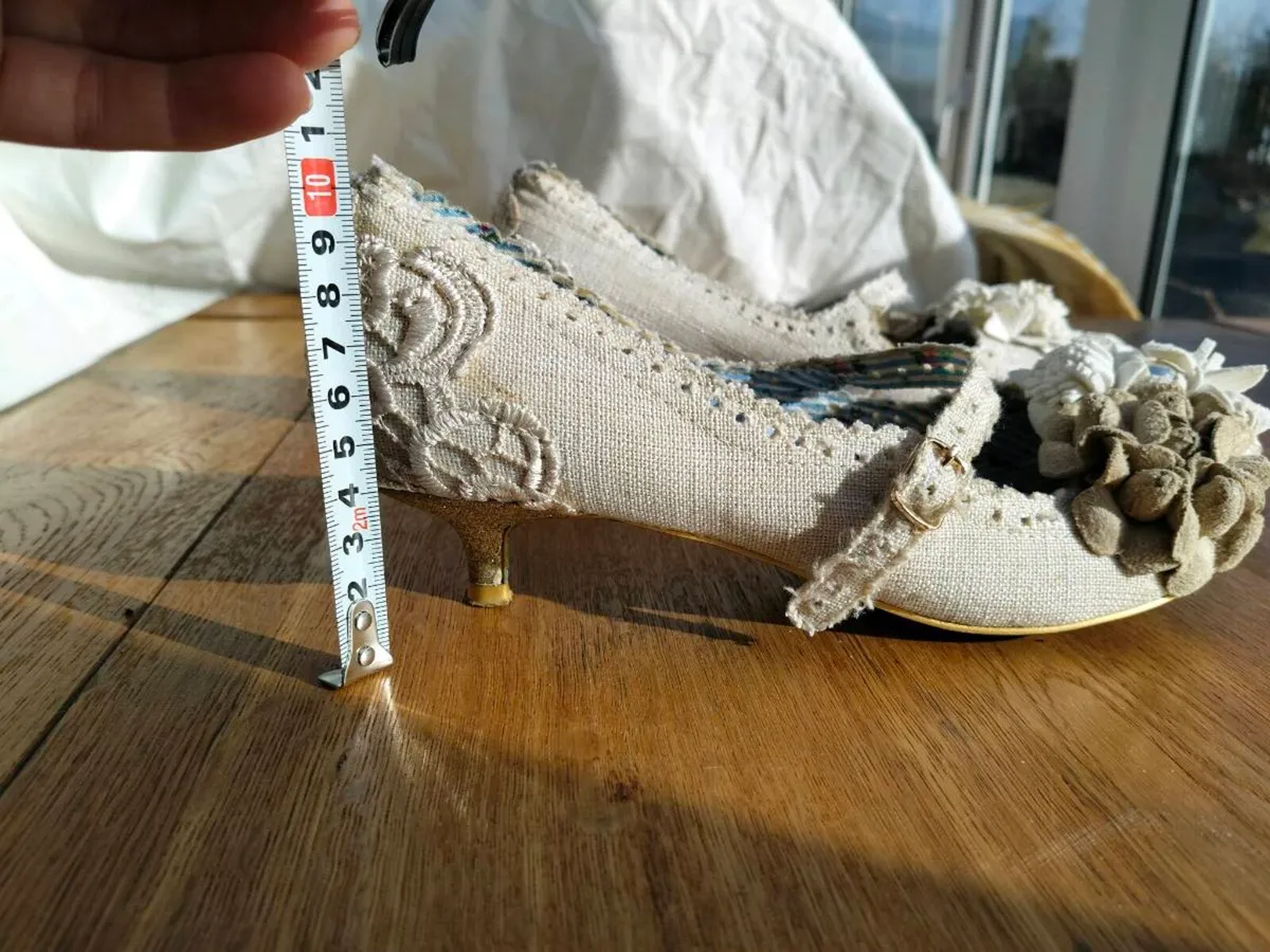 Wedding shoes - Image 2
