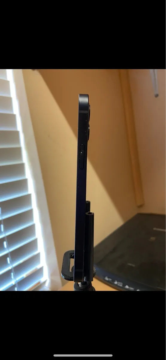 iPhone 12. 64GB. Unlocked - Image 2