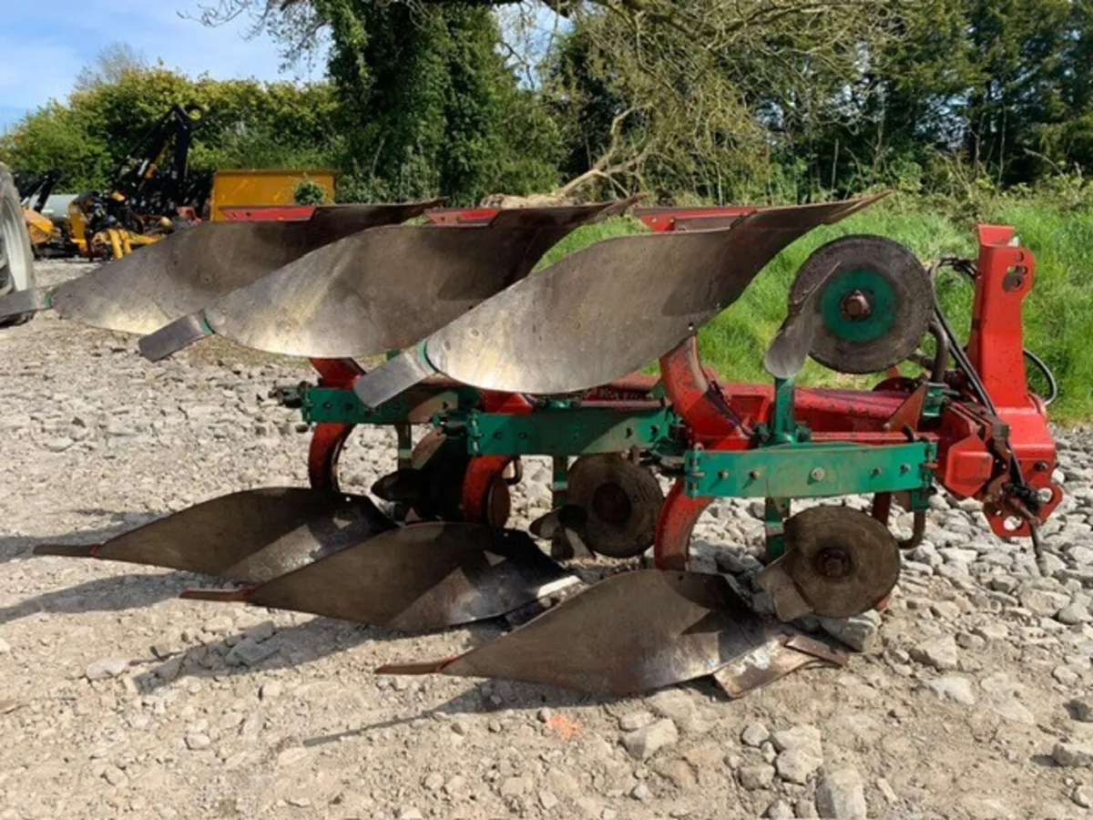 KV 3 X 14" E 160 REV NO8 PLOUGH - Image 2