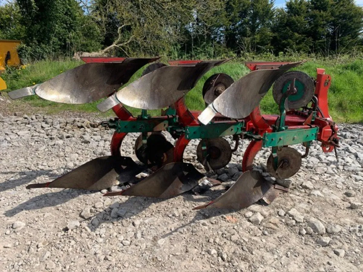 KV 3 X 14" E 160 REV NO8 PLOUGH - Image 1