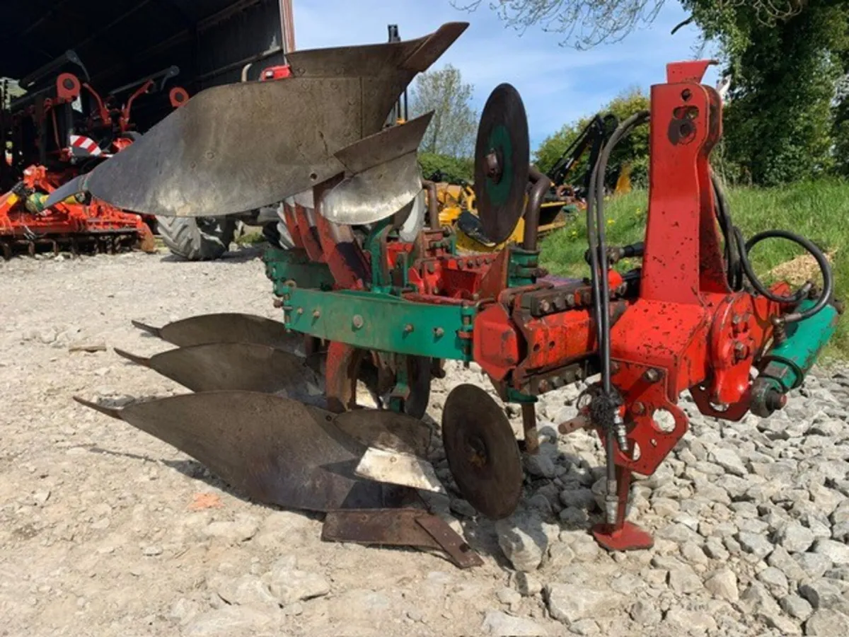 KV 3 X 14" E 160 REV NO8 PLOUGH - Image 3