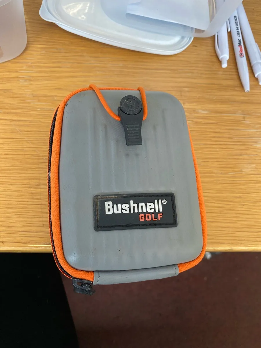 Bushnell Tour V5 rangefinder - Image 1