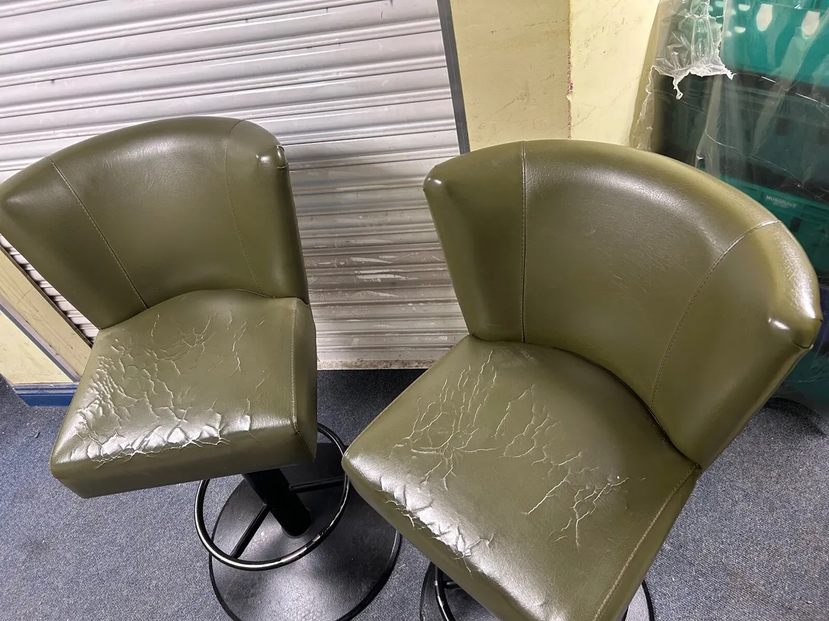 Bar stools x 2 - Image 1