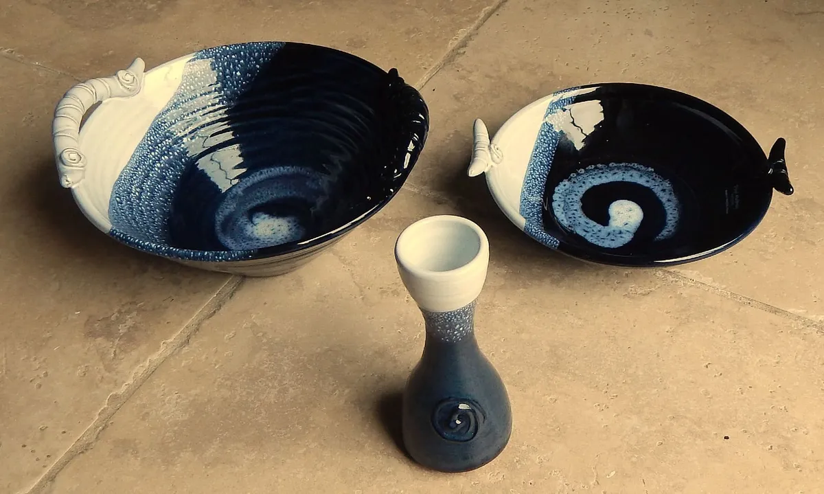Selection of 3 Paul Maloney ‘Ocean’ Pottery Pieces - Image 1