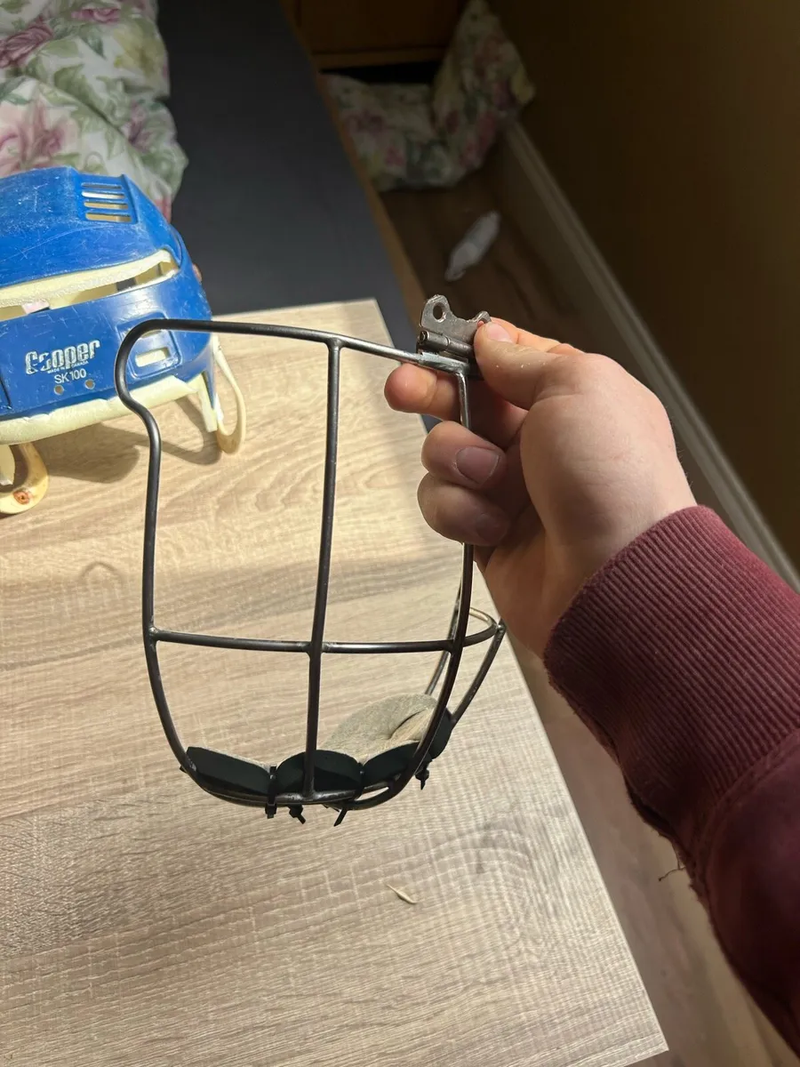 Wide hinge Gerry cleere cooper helmet guard - Image 3