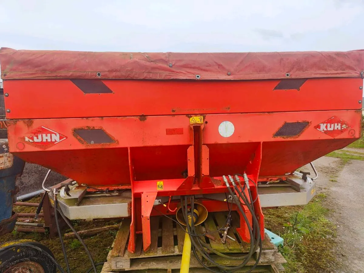 Kuhn Fertiliser Spreader - Image 4