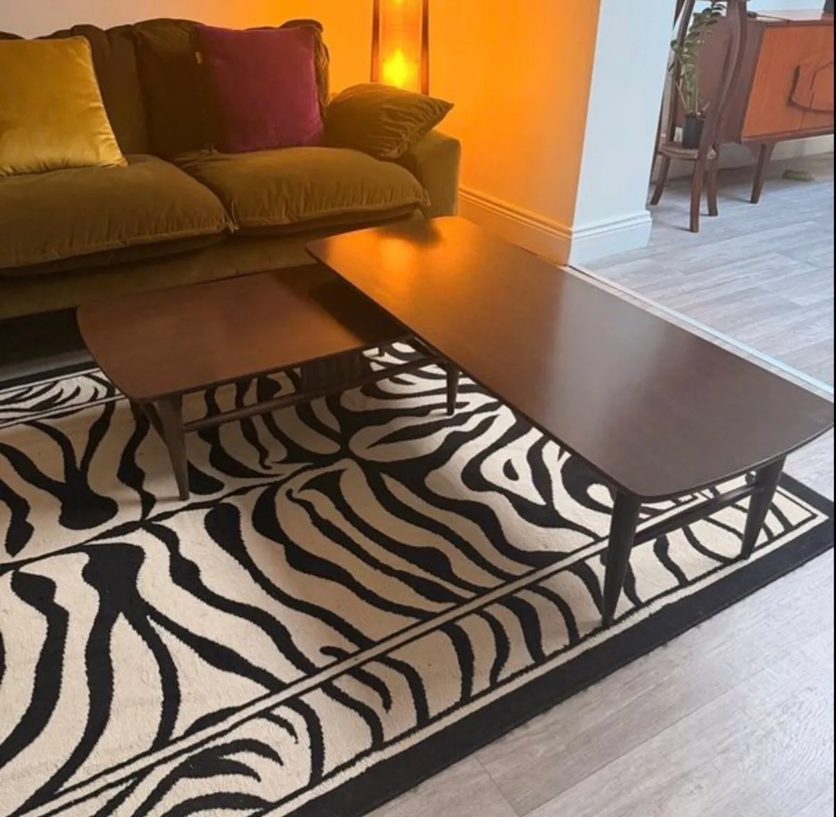 Mid Century Switchblade Extendable Coffee Table - Image 2