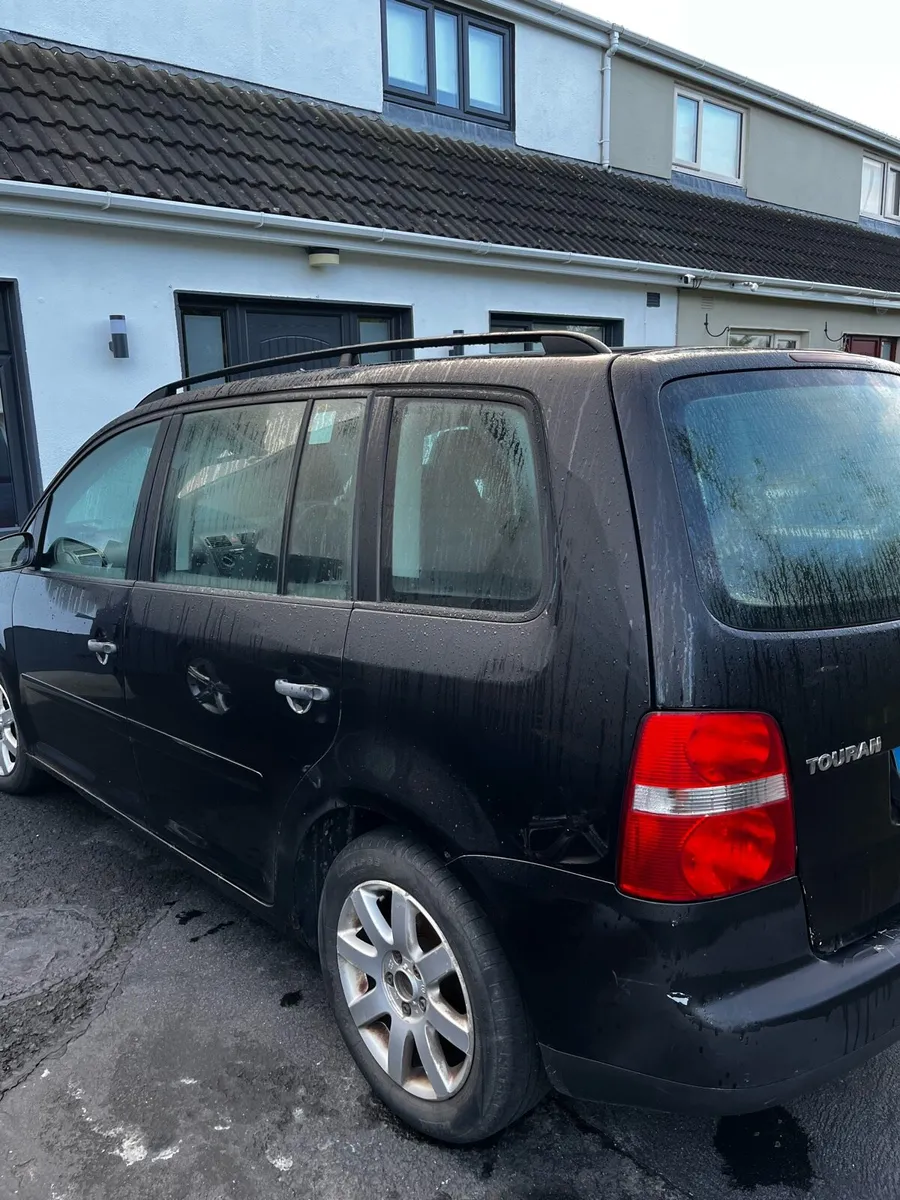 Volkswagen Touran - Image 3