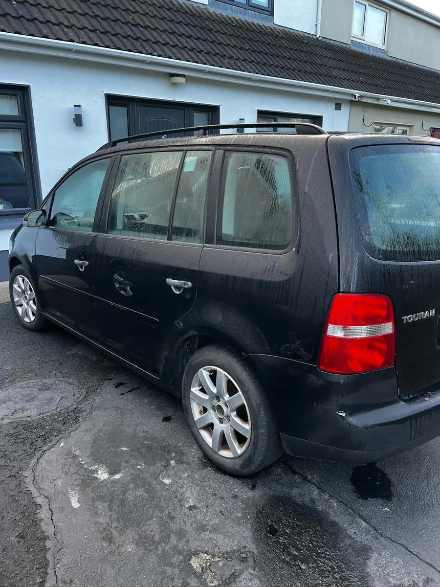 Volkswagen Touran - Image 4