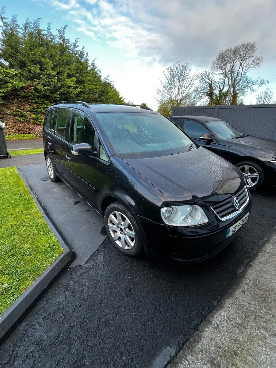 Volkswagen Touran - Image 1