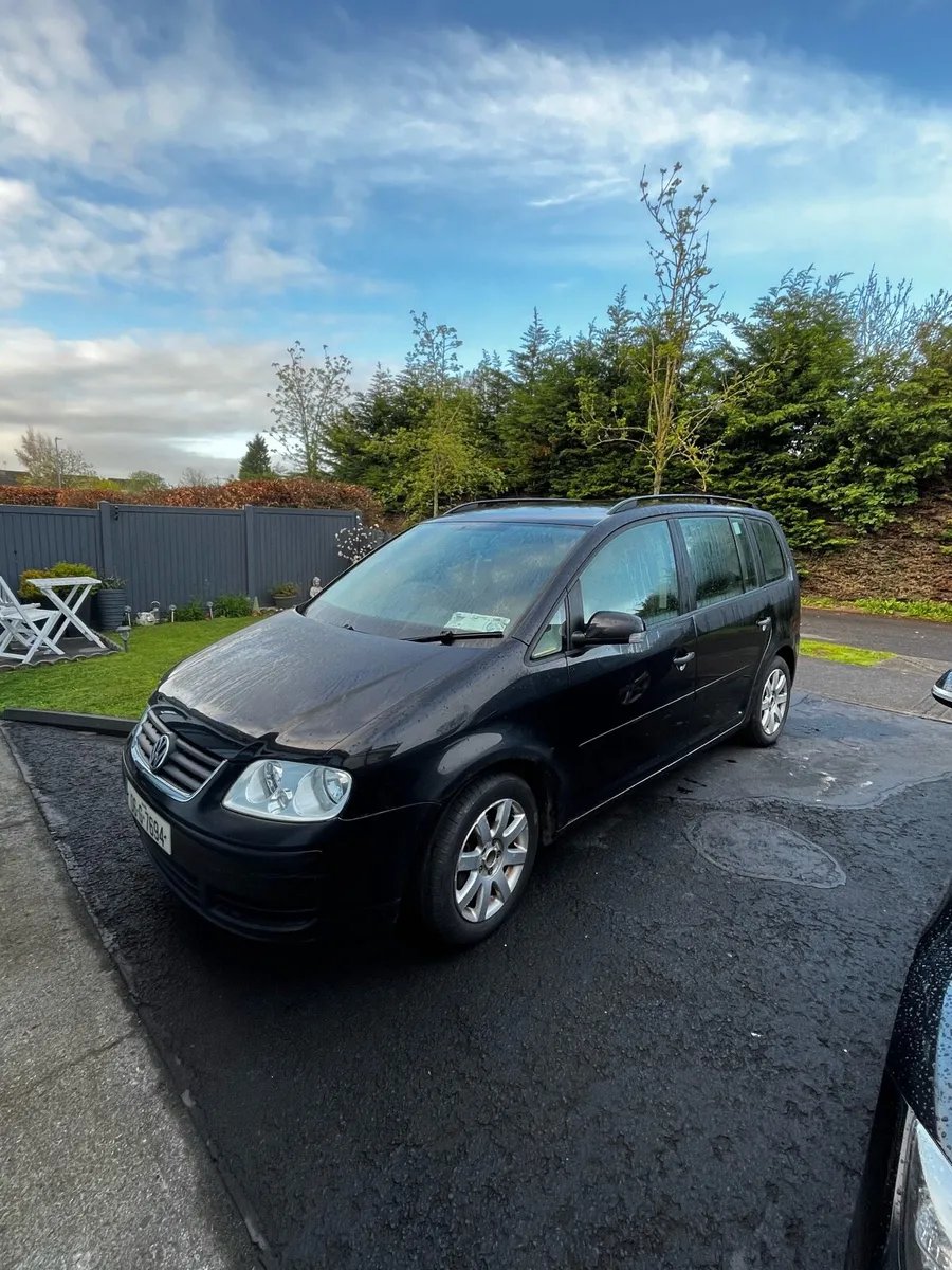Volkswagen Touran - Image 2
