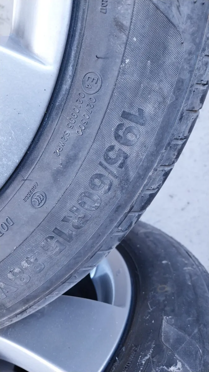 2011 Volkswagen Golf 15" Alloy Wheels Set 195/60R1 - Image 3