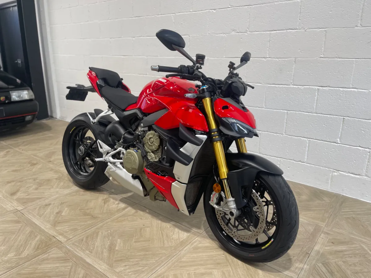 Ducati Streetfighter V4S 2025 - Image 1