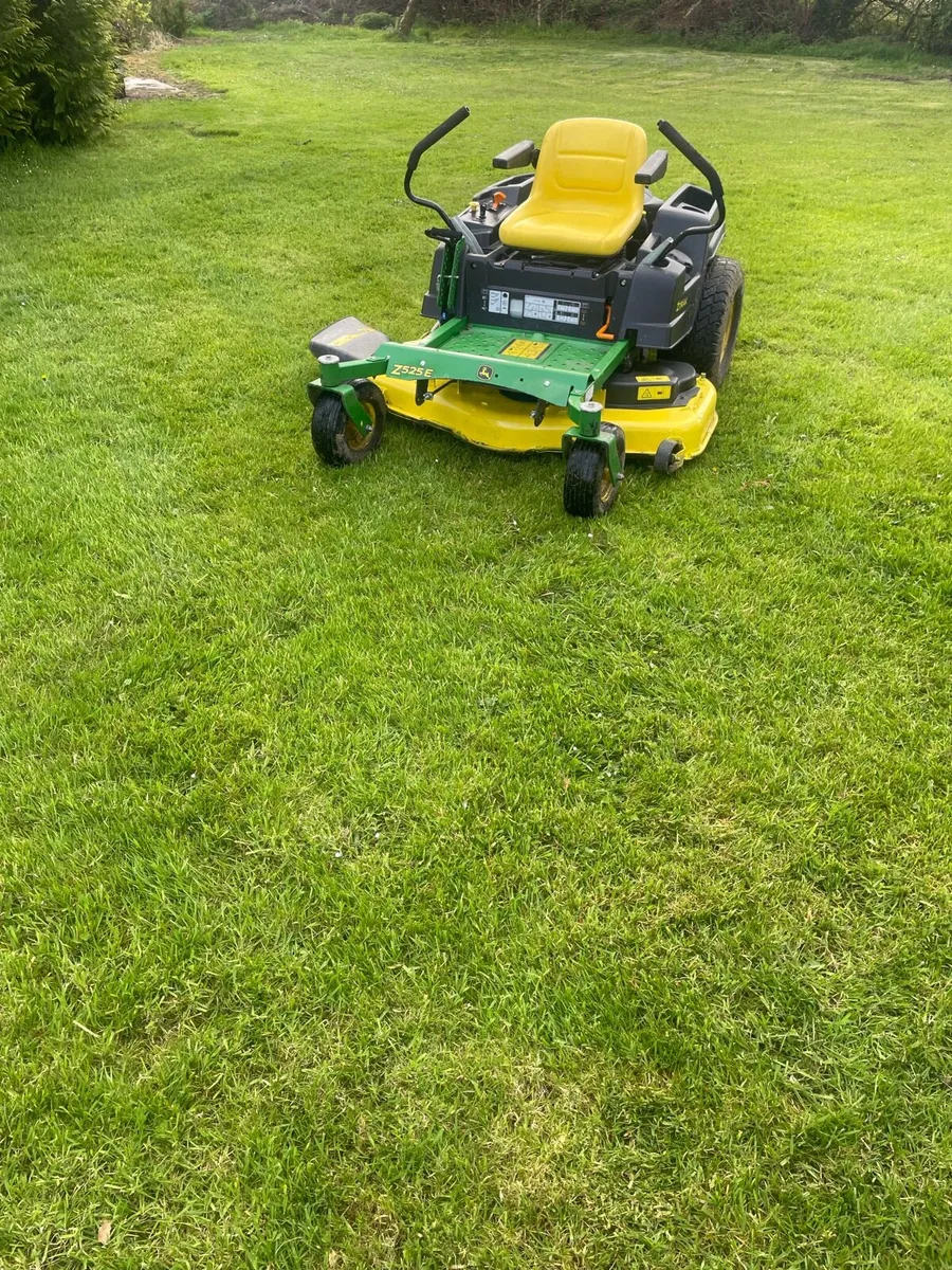 John Deere zeroturn - Image 1