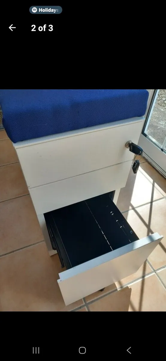 Commercial locker (Blue cushion) - Image 2