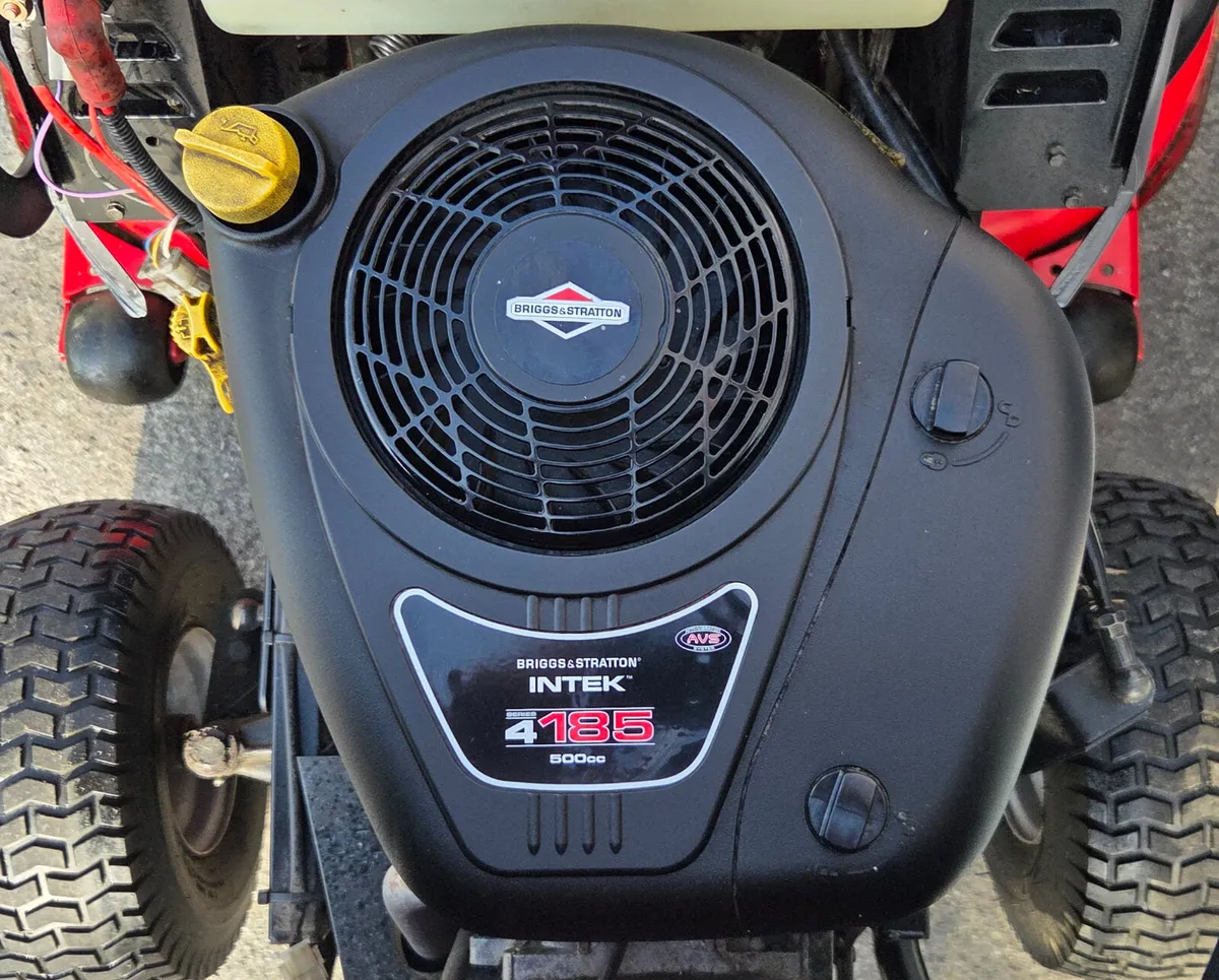 Castelgarden 18.5hp 40" Ride on Mower - Image 4