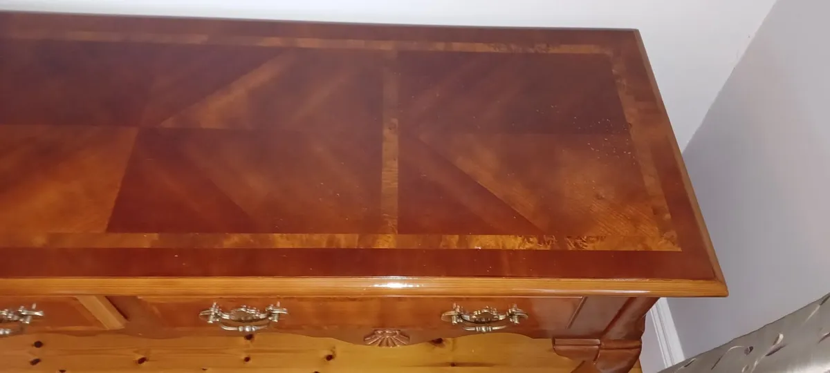 ORNATE SIDE TABLE - Image 3