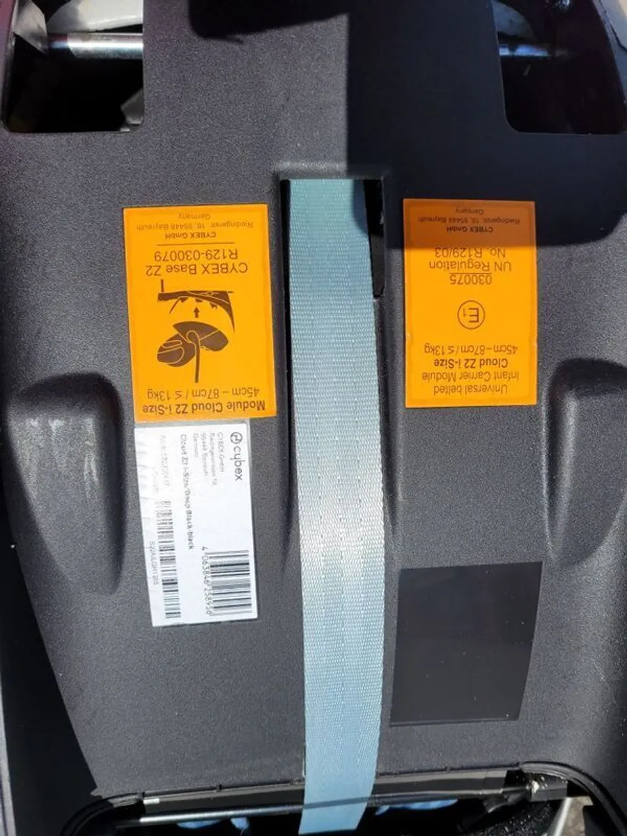 Cloud  z2 Cybex car seat and base - Image 1