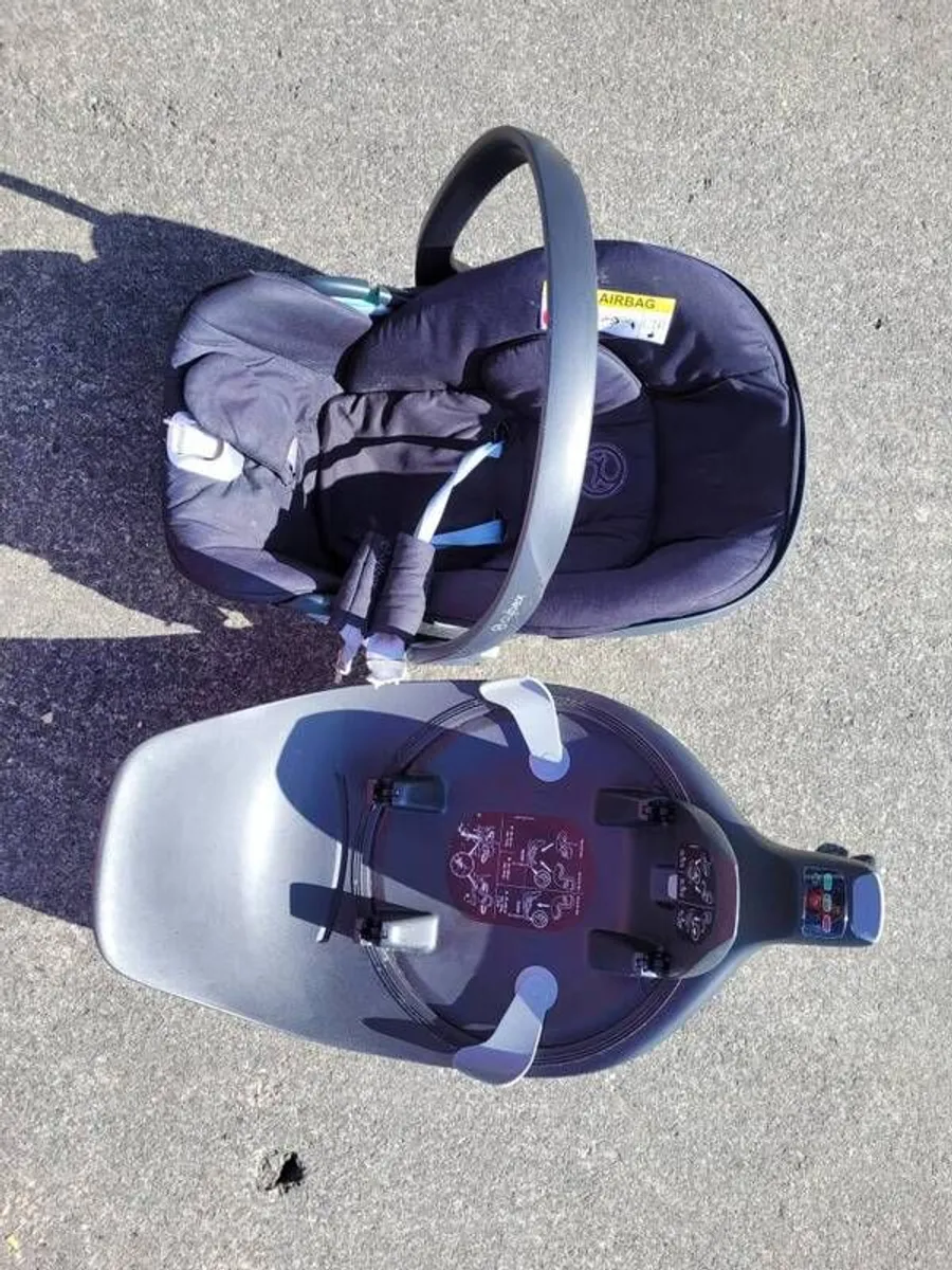 Cloud  z2 Cybex car seat and base - Image 2