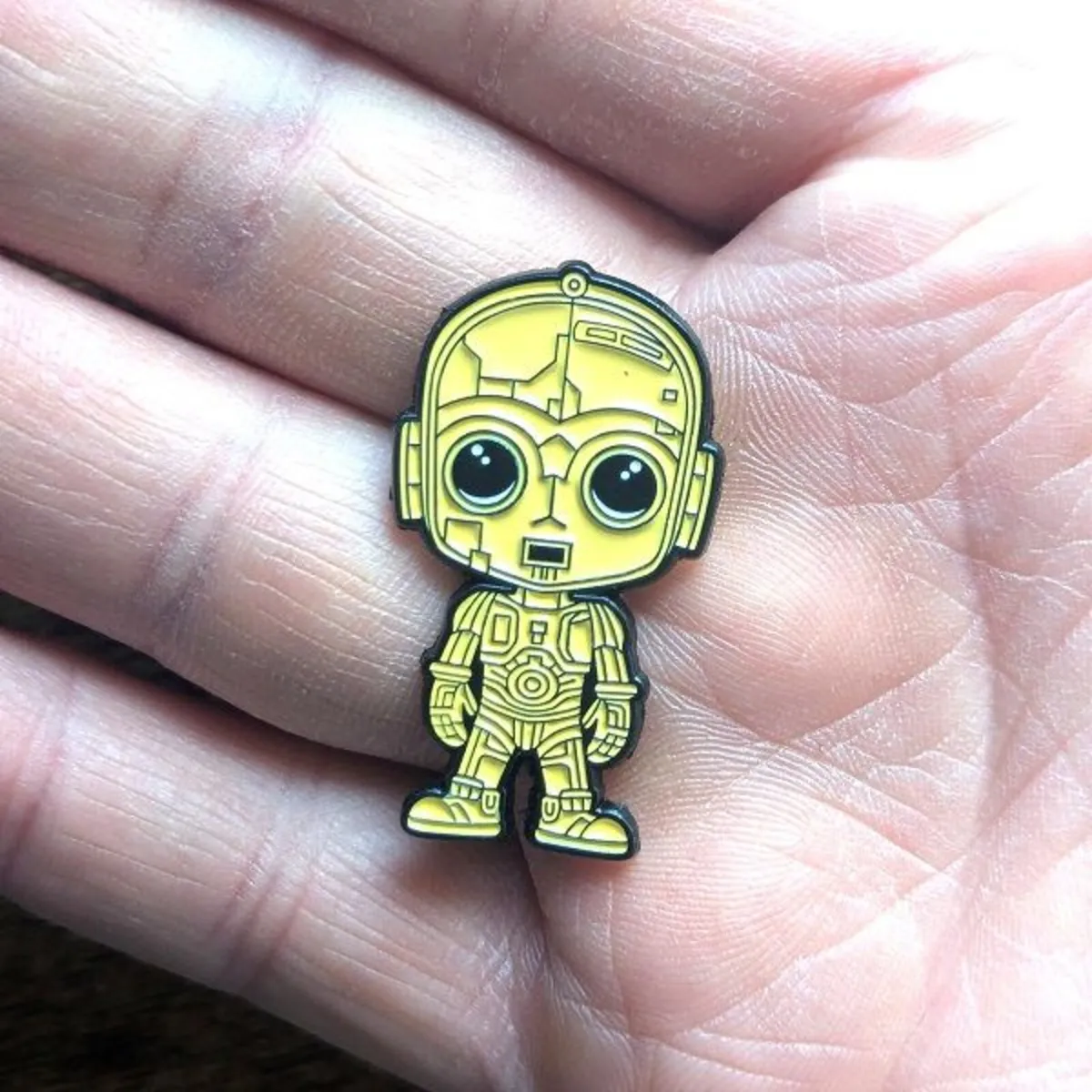 [4-Pack] Star Wars Enamel Pin Bundle | Yoda, C-3PO - Image 4