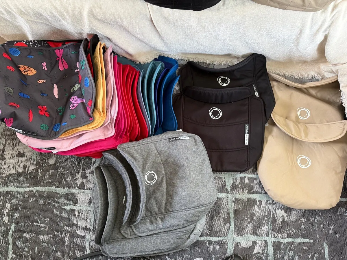 Bugaboo Donkey bassinet and aprons in Swords - Image 2