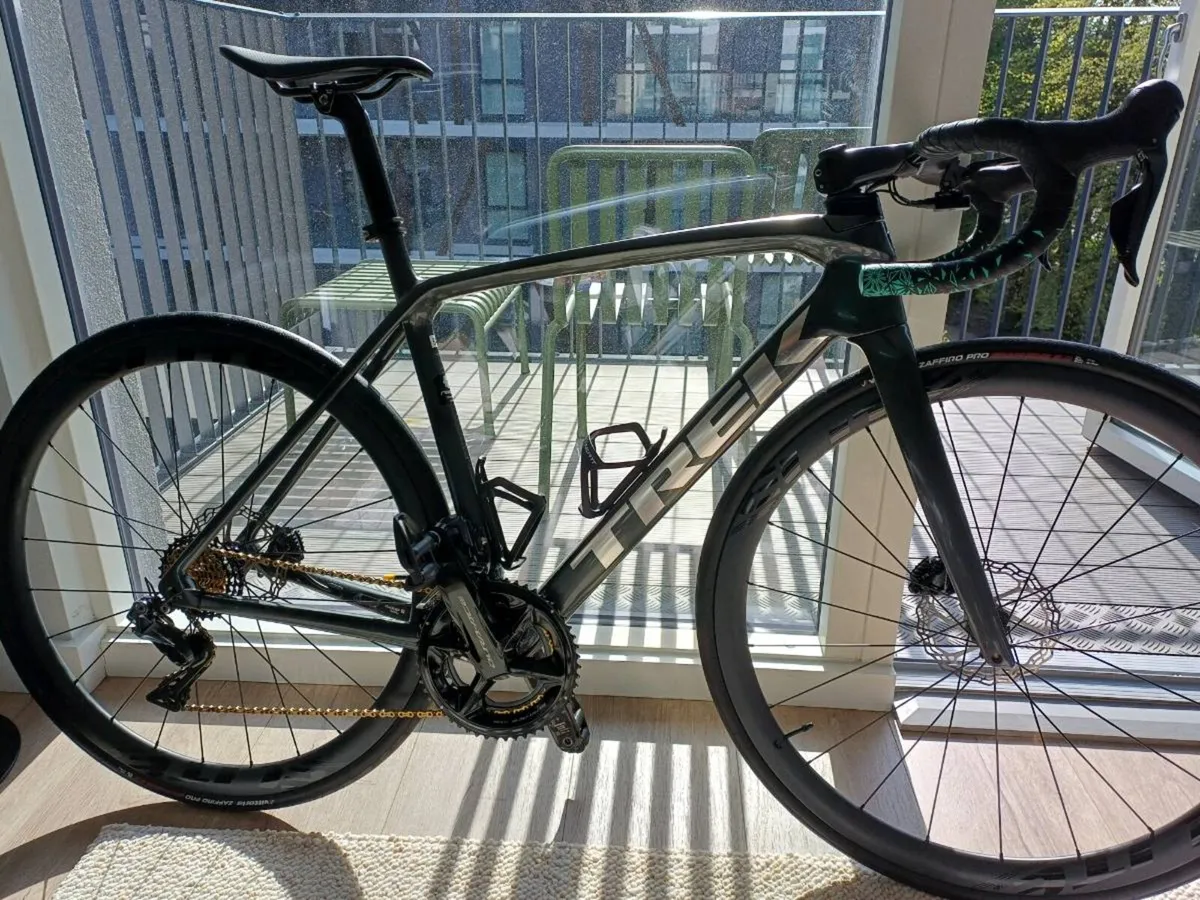 Road bike - Image 1
